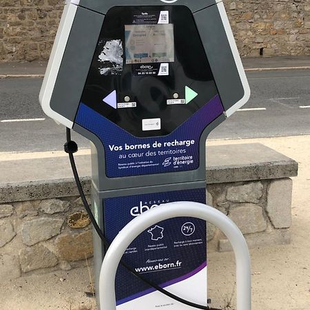 Une Odeur De Tilleul Montbrison Exteriér fotografie
